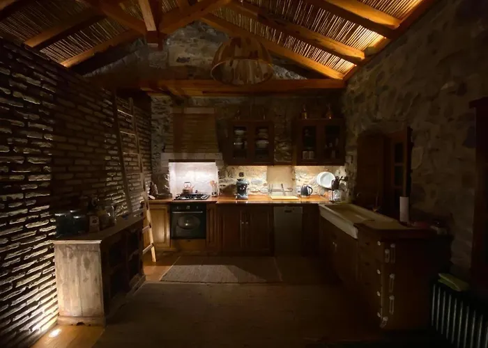 Ardamis Villa Karyes